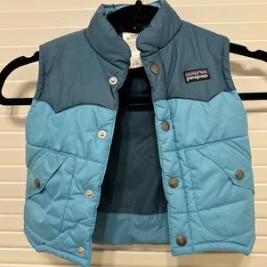 The cutest retro style Patagonia vest!!!
